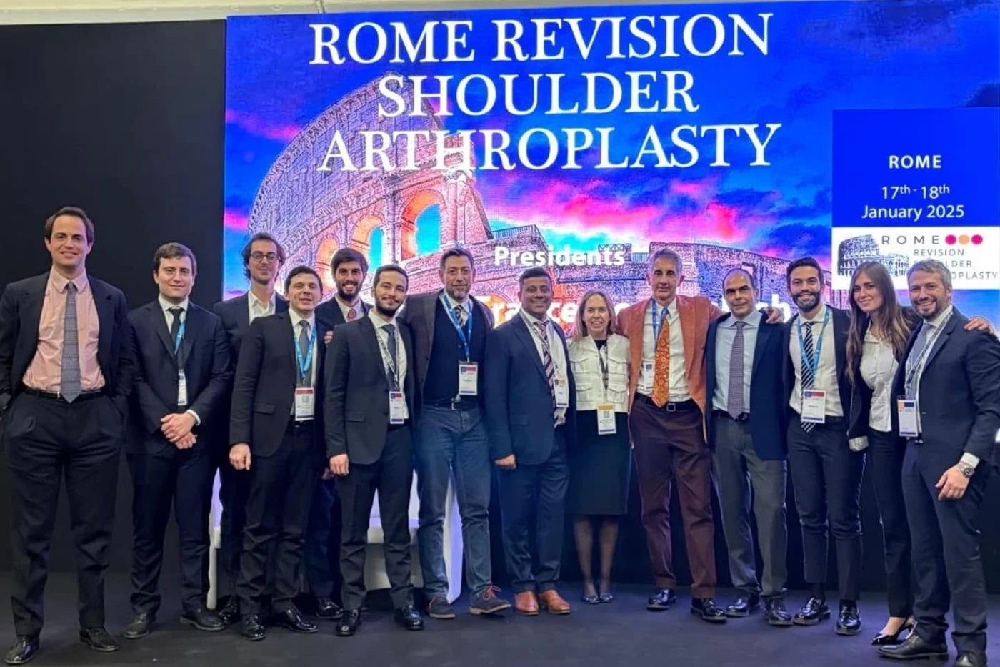 Il Dr. Saccone con relatori e organizzatori del congresso Rome Revision Shoulder Arthroplasty, Roma, gennaio 2025